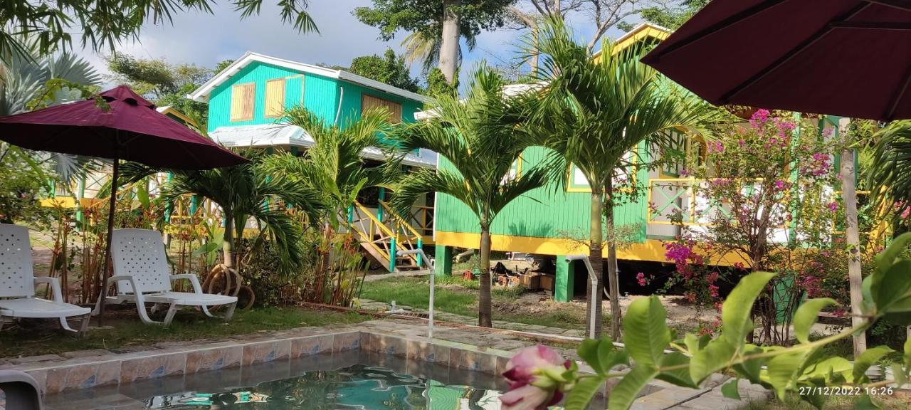 Hotel Yellow Home Providencia Isla South West Bay Exterior foto