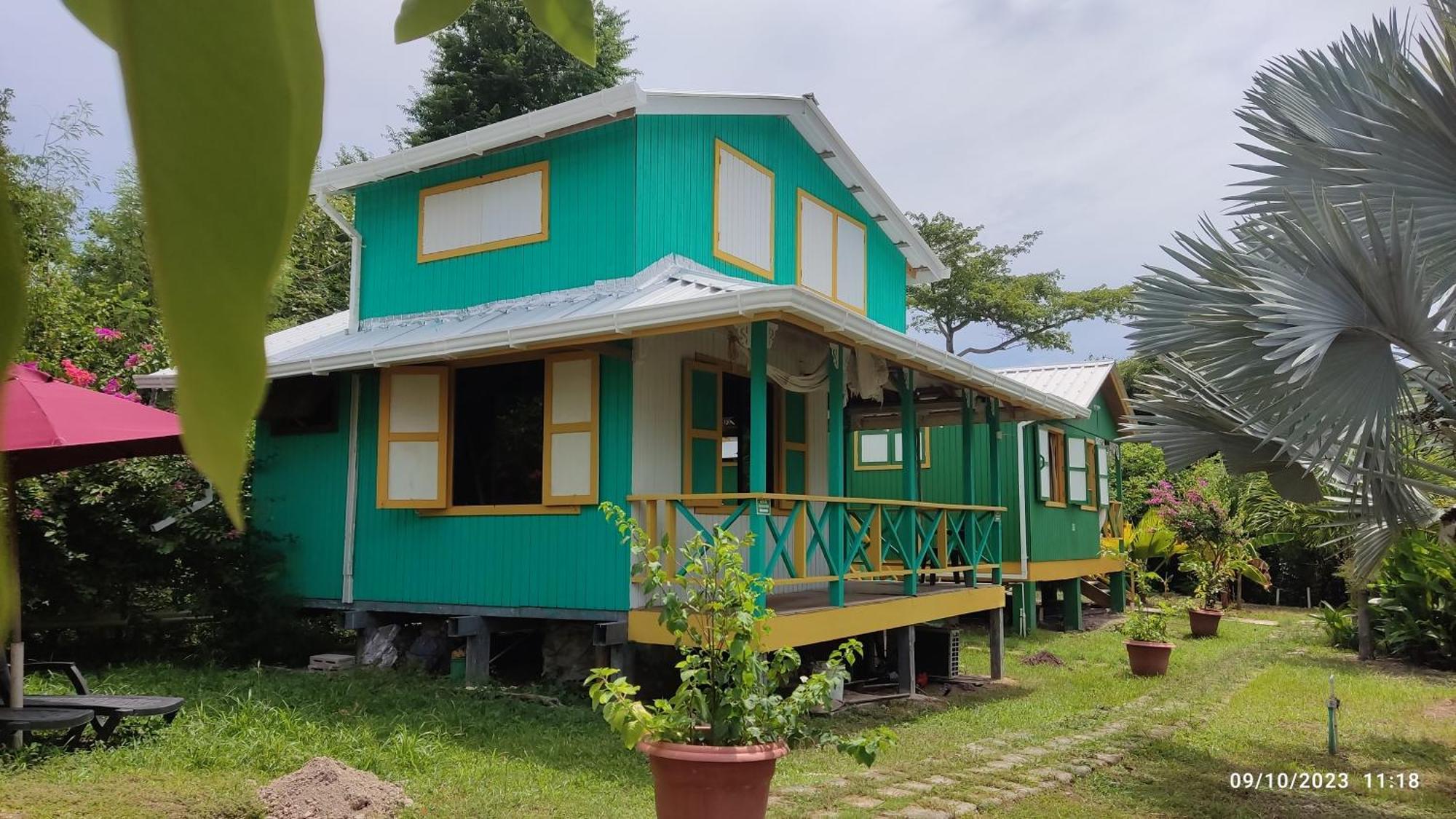 Hotel Yellow Home Providencia Isla South West Bay Exterior foto