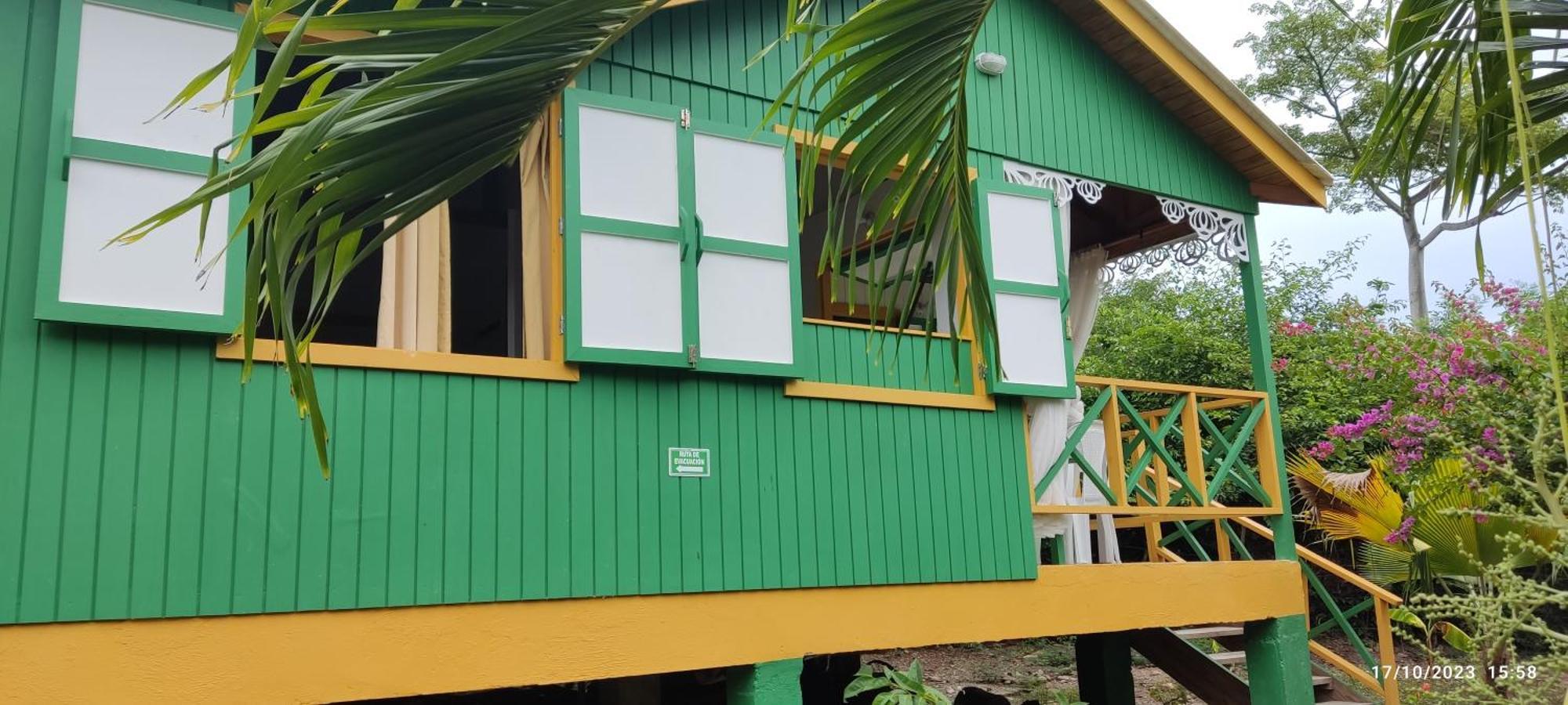 Hotel Yellow Home Providencia Isla South West Bay Exterior foto