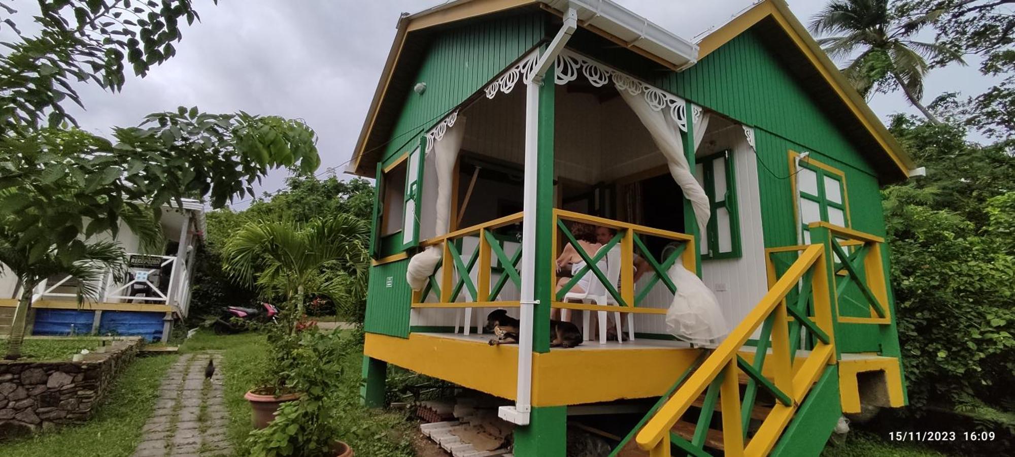 Hotel Yellow Home Providencia Isla South West Bay Exterior foto